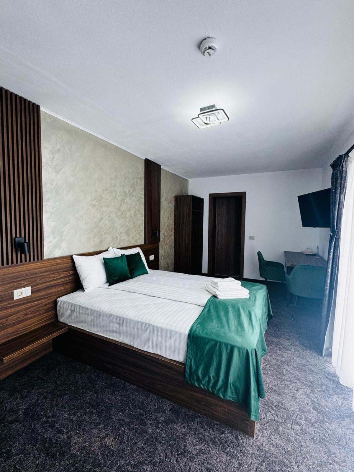 Popasul Regelui Transalpina Hotel 3*